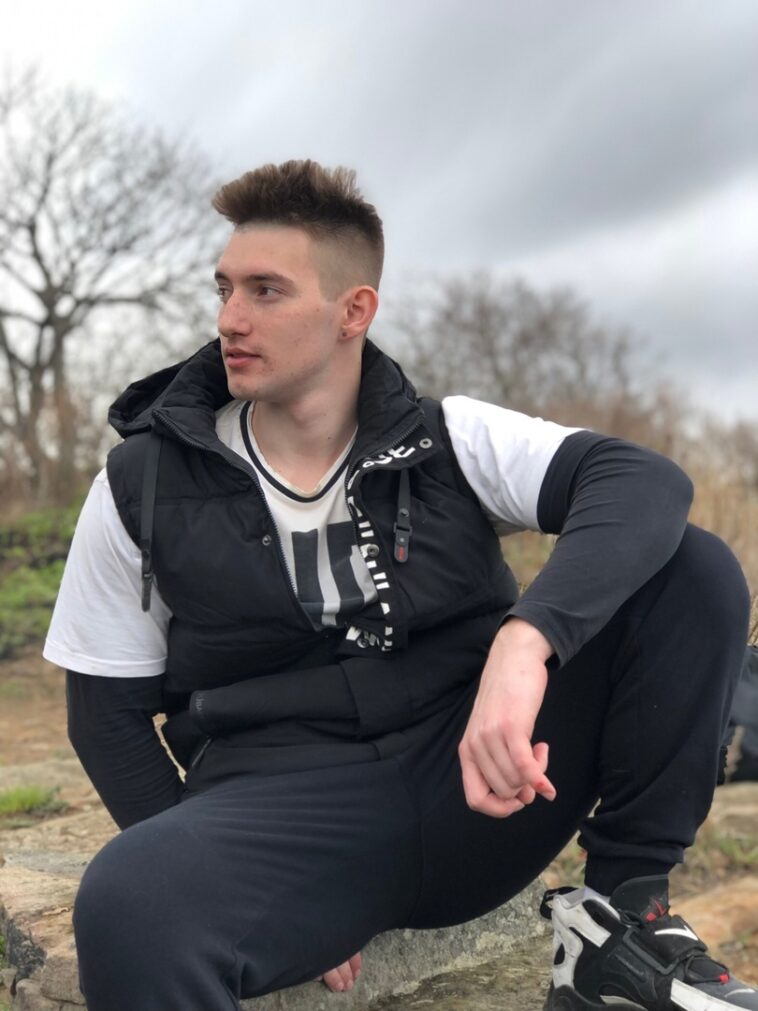 Саша Коняев