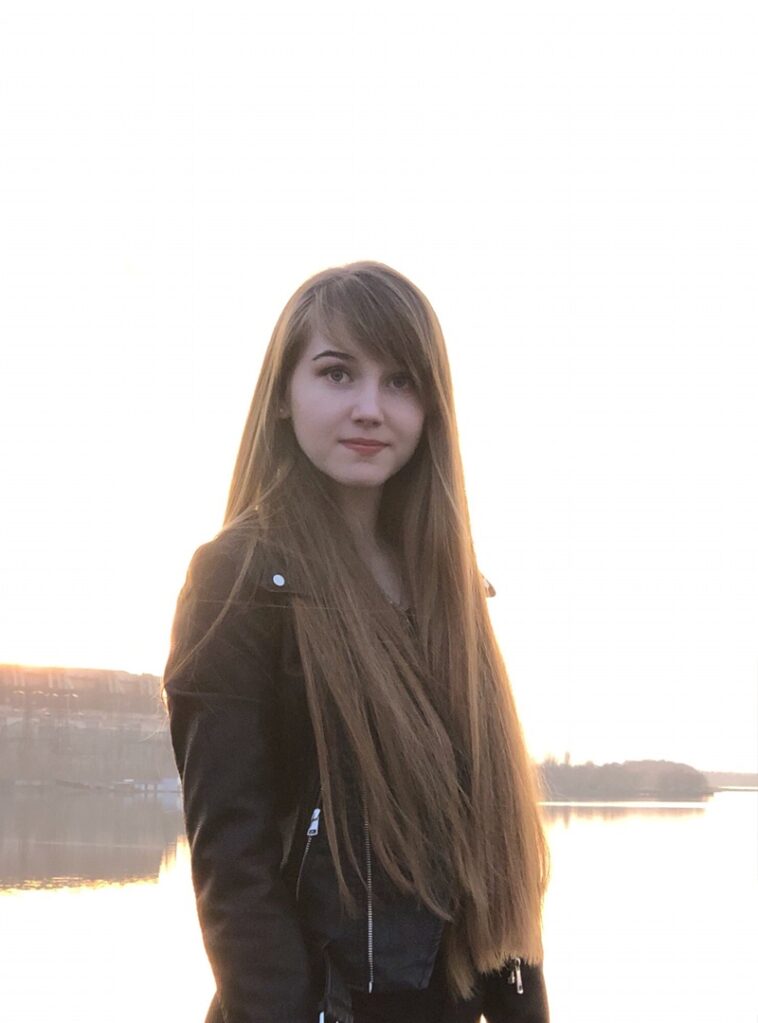 Катя Суханова