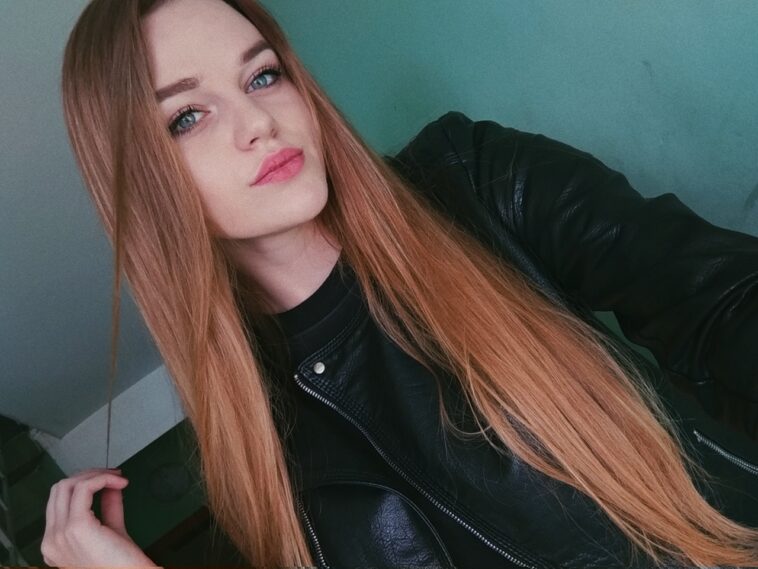 Яна Кунаккузина