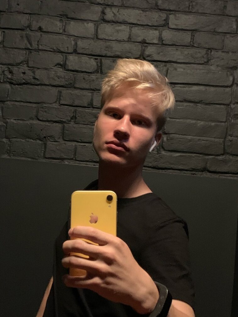 Илья Батарев