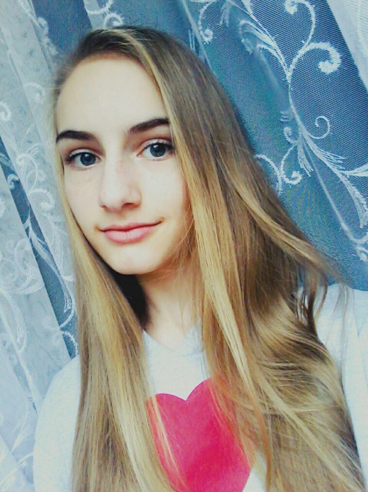Арина Котова